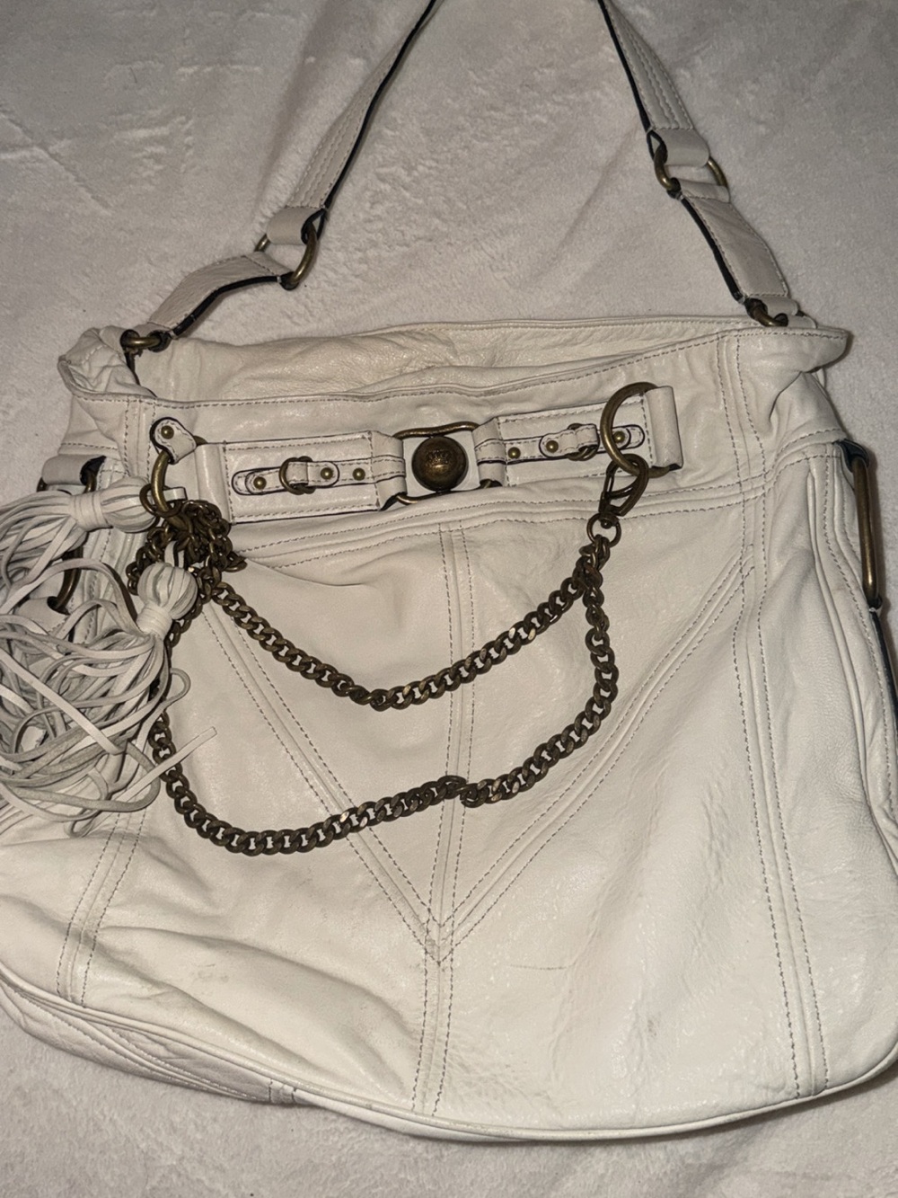 Juicy Couture White Leather Shoulder Bag with Tassel & Chain Detail
